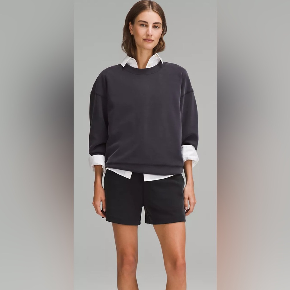 NWOT Lululemon Softstreme High-Rise Short 4" in Black - Size 16